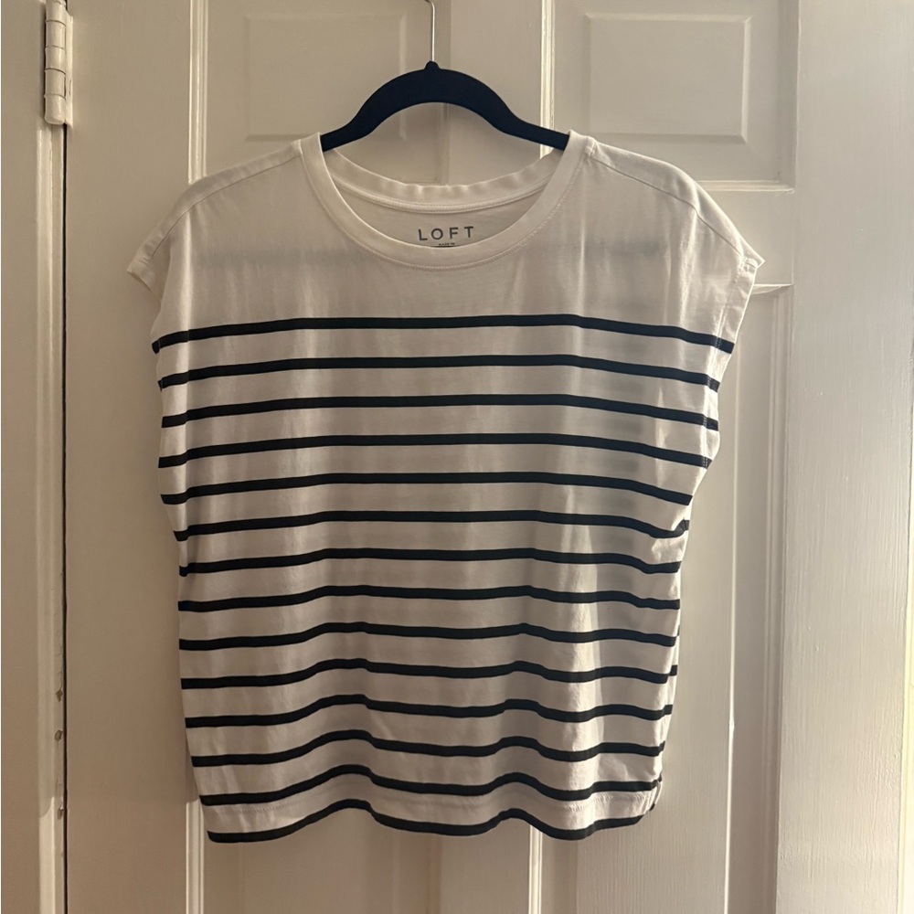Striped top like new from Loft fits s/m
